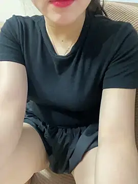 Snapshot of lee_ly chatting on 6, 10, 2025 lee ly online show from 6, 10, 2025