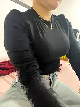 Snapshot of lee_ly chatting on 3, 11, 2025 lee ly online show from 3, 11, 2025