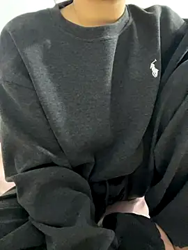 Snapshot of lee_ly chatting on 4, 11, 2025 lee ly online show from 4, 11, 2025