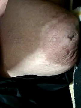 Hotmommax online show from 2, 10, 2025