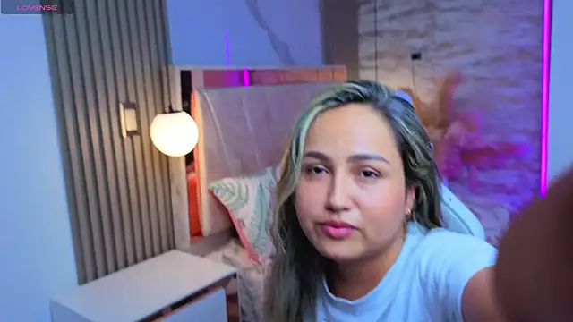 Snapshot of lila_cute1 chatting on 2, 11, 2025 lila cute1 online show from 2, 11, 2025