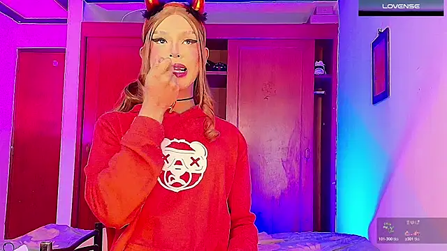 Snapshot of GIRLS_OFFICIALL__ chatting on 23, 10, 2025 GIRLS OFFICIALL online show from 23, 10, 2025