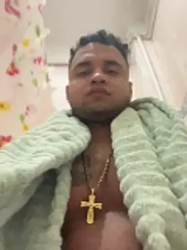 Snapshot of morenito_00987 chatting on 16, 12, 2025 morenito 00987 online show from 16, 12, 2025