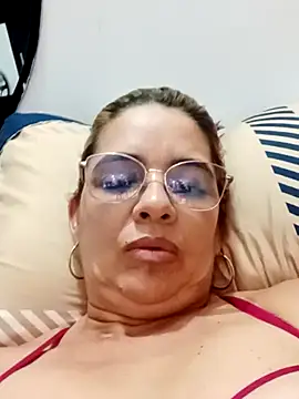 Snapshot of AdiniTA__Hot chatting on 8, 10, 2025 AdiniTA Hot online show from 8, 10, 2025