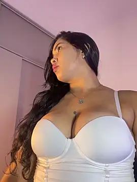 EmilyZuits online show from 28, 10, 2025