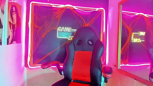 Snapshot of isaac_franko chatting on 29, 10, 2025 isaac franko online show from 29, 10, 2025