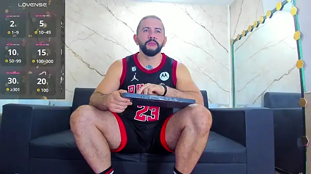 Snapshot of isaac_franko chatting on 2, 11, 2025 isaac franko online show from 2, 11, 2025