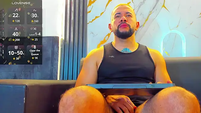 Snapshot of isaac_franko chatting on 11, 11, 2025 isaac franko online show from 11, 11, 2025