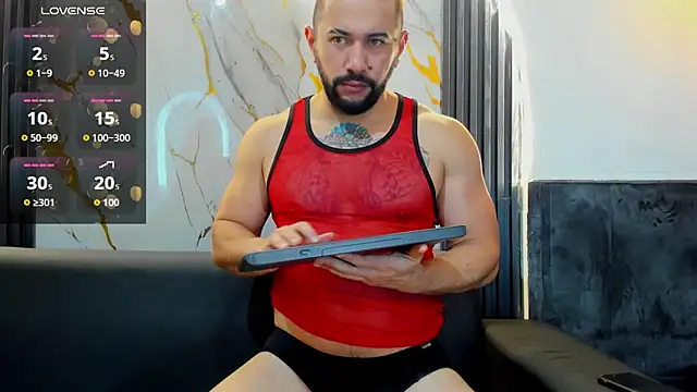 Snapshot of isaac_franko chatting on 18, 11, 2025 isaac franko online show from 18, 11, 2025