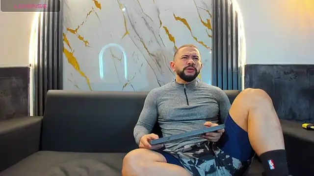 Snapshot of isaac_franko chatting on 26, 11, 2025 isaac franko online show from 26, 11, 2025