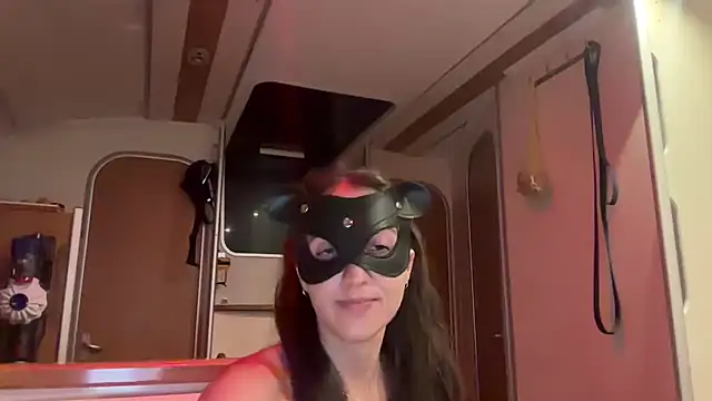 Snapshot of Monk_and_Mia chatting on 6, 11, 2025 Monk and Mia online show from 6, 11, 2025