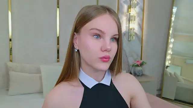 Snapshot of Lili_Lohan chatting on 12, 6, 2026 Lili Lohan online show from 12, 6, 2026