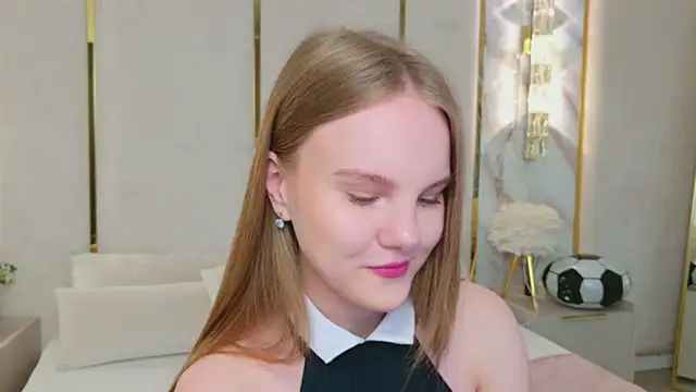 Snapshot of Lili_Lohan chatting on 9, 7, 2026 Lili Lohan online show from 9, 7, 2026