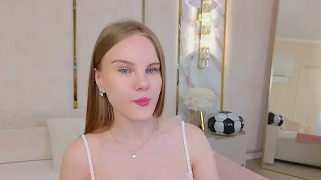 Snapshot of Lili_Lohan chatting on 11, 7, 2026 Lili Lohan online show from 11, 7, 2026