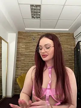 Lunna Squirt online show from 9, 10, 2025