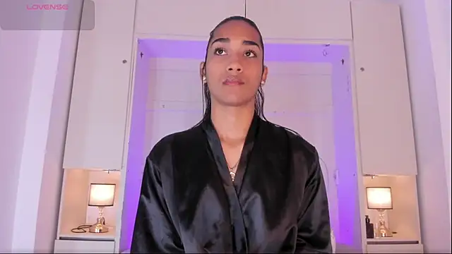 AnahiCollins online show from 11, 10, 2025