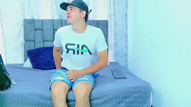 Laura King online show from 15, 10, 2025