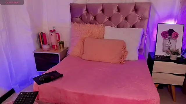 Snapshot of julianaarboleda chatting on 12, 2, 2025 julianaarboleda online show from 12, 2, 2025