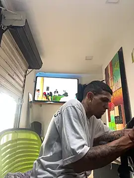 Snapshot of Valentino-elTuyo chatting on 4, 6, 2026 Valentino-elTuyo online show from 4, 6, 2026