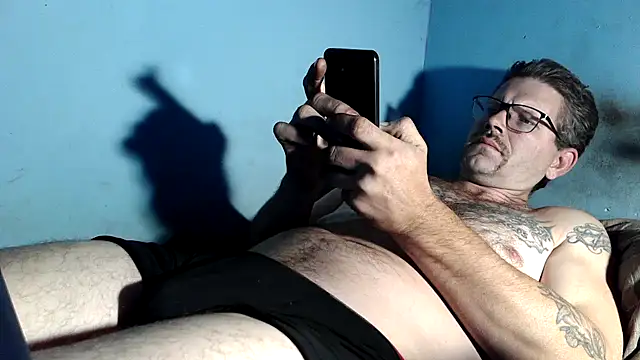 Snapshot of bigdickdaddy6911 chatting on 21, 11, 2025 bigdickdaddy6911 online show from 21, 11, 2025