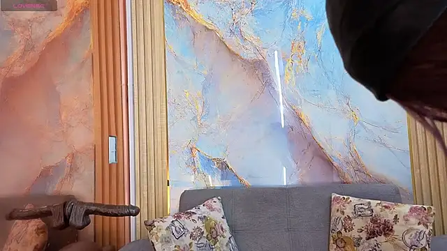 Nahomy Smiths aws online show from 7, 11, 2025