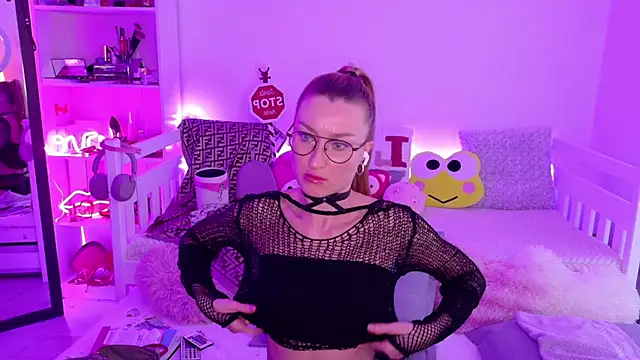 MysticRoxanne online show from 1, 12, 2025