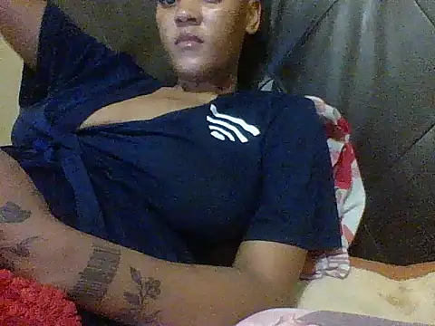 Snapshot of carrie_tee chatting on 4, 12, 2025 carrie tee online show from 4, 12, 2025