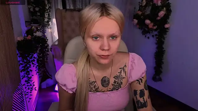 kitten murray  online show from 25, 11, 2025