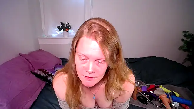 Snapshot of naughtyfox89 chatting on 6, 8, 2026 naughtyfox89 online show from 6, 8, 2026