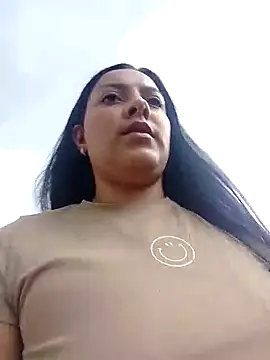Snapshot of Sexy_Nayra_outdoors chatting on 13, 10, 2025 Sexy Nayra outdoors online show from 13, 10, 2025