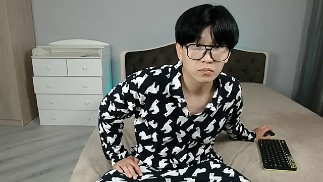 KaiChicken online show from 5, 12, 2025