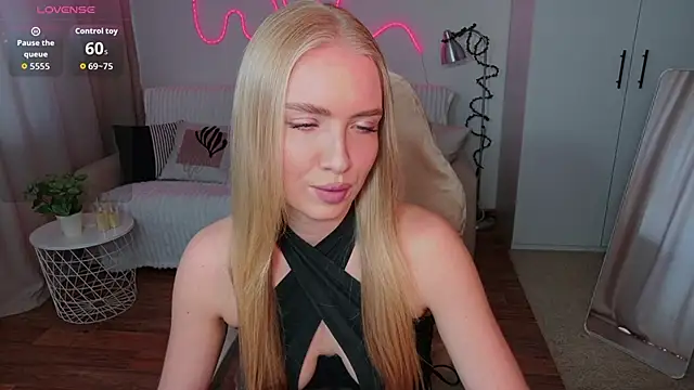 Snapshot of TessaGrays chatting on 28, 4, 2026 TessaGrays online show from 28, 4, 2026