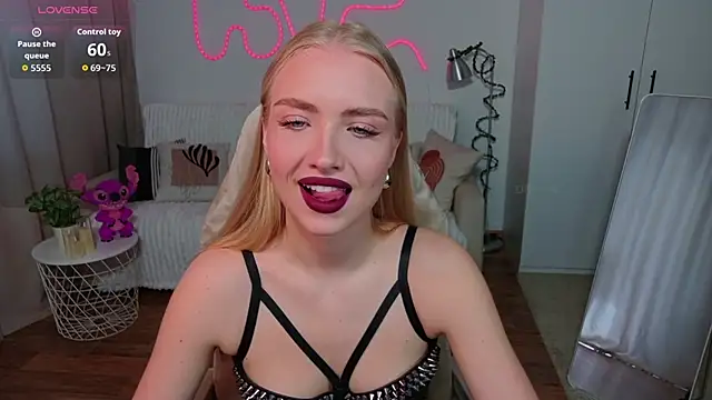 Snapshot of TessaGrays chatting on 30, 4, 2026 TessaGrays online show from 30, 4, 2026