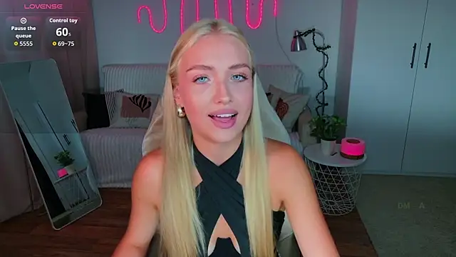 TessaGrays online show from 7, 7, 2026