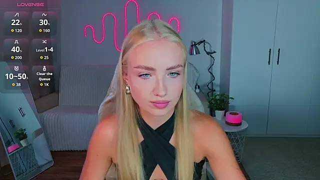 TessaGrays online show from 10, 7, 2026