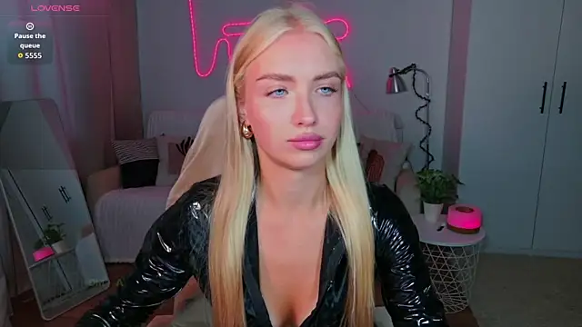 TessaGrays online show from 7, 8, 2026
