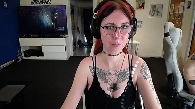 TattooedGirls online show from 29, 9, 2025