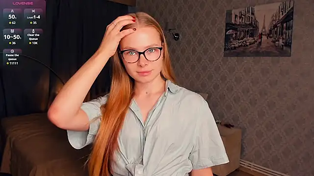 Snapshot of LibbyVenzeio chatting on 15, 11, 2025 LibbyVenzeio online show from 15, 11, 2025