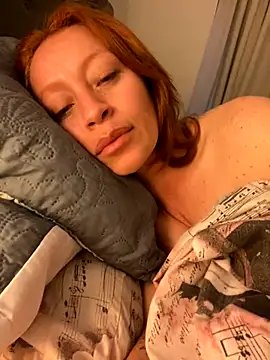 Snapshot of LucianaWainN chatting on 10, 10, 2025 LucianaWainN online show from 10, 10, 2025