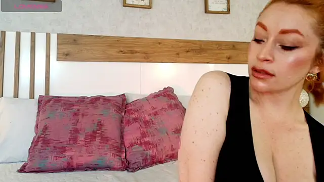 Snapshot of LucianaWainN chatting on 4, 2, 2026 LucianaWainN online show from 4, 2, 2026