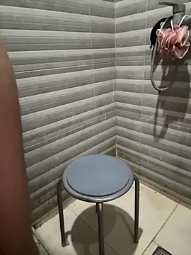 Queen-35 online show from 5, 2, 2026