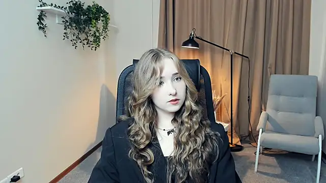 Snapshot of EasterMurry chatting on 7, 10, 2025 EasterMurry online show from 7, 10, 2025