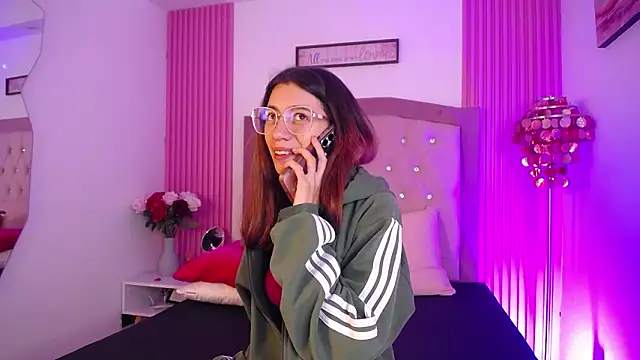 MarinetteLux online show from 10, 3, 2026