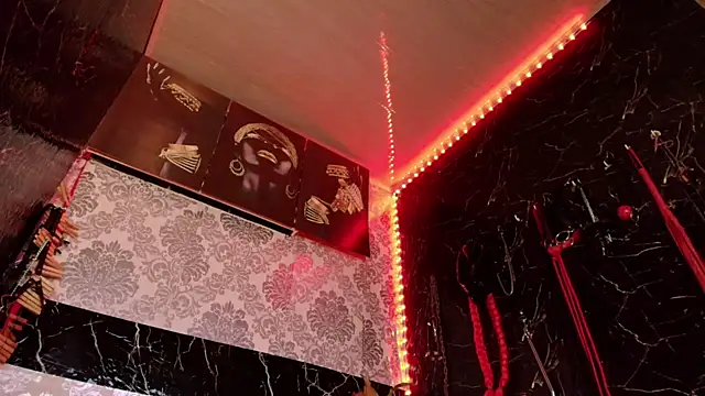 scarlet queen   online show from 16, 10, 2025