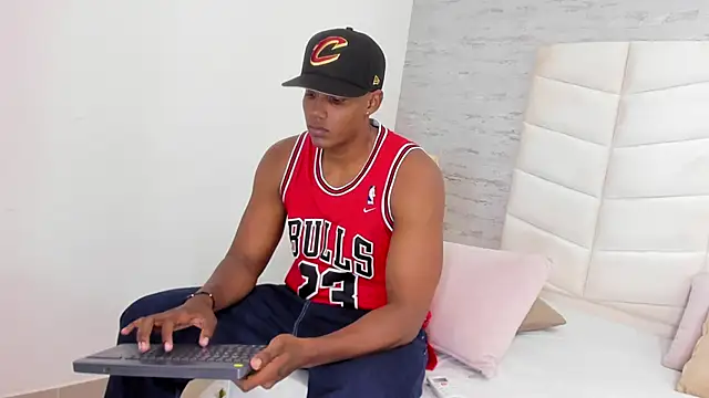 jax black online show from 21, 10, 2025