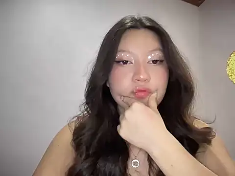 Snapshot of Rachel_James__ chatting on 31, 10, 2025 Rachel James   online show from 31, 10, 2025