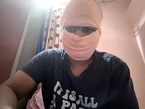 Snapshot of mallu_boy_23 chatting on 29, 9, 2025 mallu boy 23 online show from 29, 9, 2025