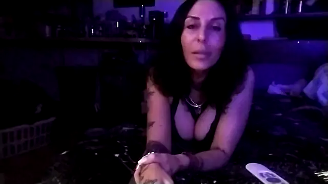 inkdhollow1 online show from 25, 10, 2025