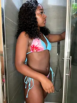 Snapshot of BaddieS_x chatting on 6, 10, 2025 BaddieS x online show from 6, 10, 2025