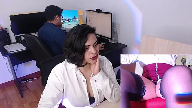 Snapshot of RandomStage chatting on 27, 10, 2025 RandomStage online show from 27, 10, 2025